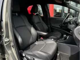 Toyota Yaris (2022) thumbnail 12