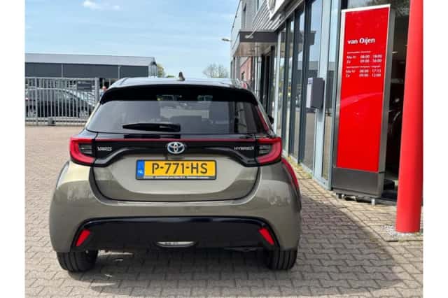 Toyota Yaris (2022) thumbnail 4