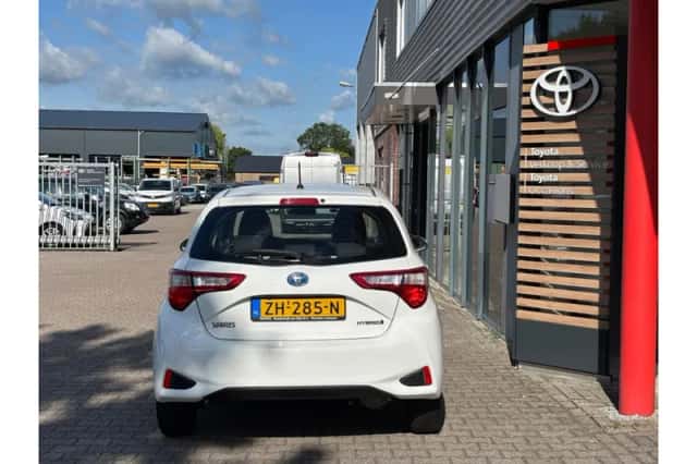 Toyota Yaris (2019) thumbnail 4