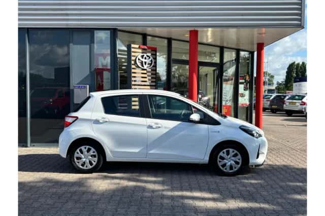 Toyota Yaris (2019) thumbnail 5