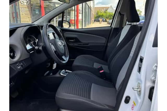 Toyota Yaris (2019) thumbnail 6