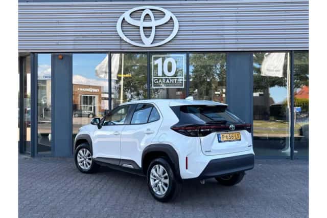 Toyota Yaris Cross (2022) thumbnail 2