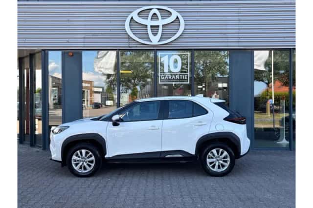 Toyota Yaris Cross (2022) thumbnail 3