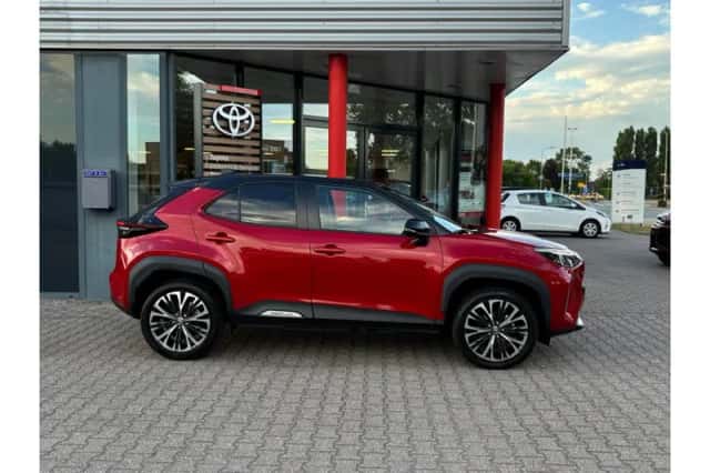 Toyota Yaris Cross (2022) thumbnail 3