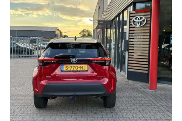 Toyota Yaris Cross (2022) thumbnail 4