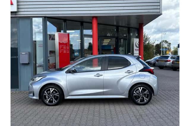 Toyota Yaris (2025) thumbnail 3