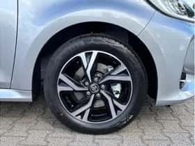 Toyota Yaris (2025) thumbnail 5