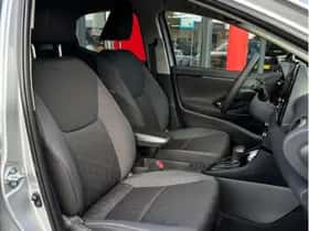 Toyota Yaris (2025) thumbnail 9