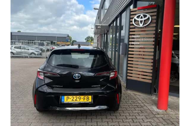 Toyota Corolla (2022) thumbnail 5