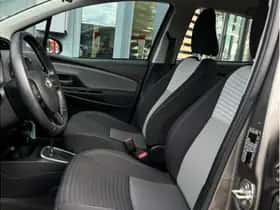 Toyota Yaris (2017) thumbnail 12