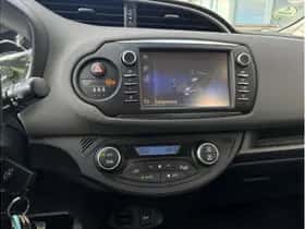 Toyota Yaris (2017) thumbnail 15
