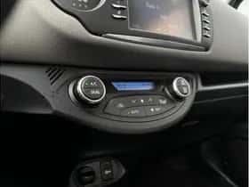 Toyota Yaris (2017) thumbnail 18