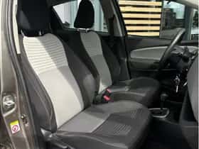 Toyota Yaris (2017) thumbnail 8