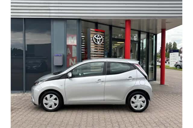 Toyota Aygo (2018) thumbnail 3
