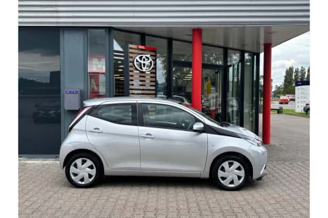 Toyota Aygo (2018) thumbnail 4