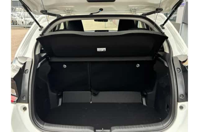 Toyota Yaris (2024) thumbnail 6