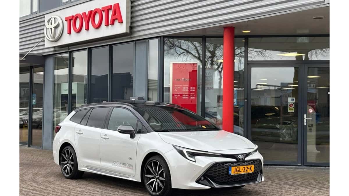 Toyota Corolla (2025) — foto 1
