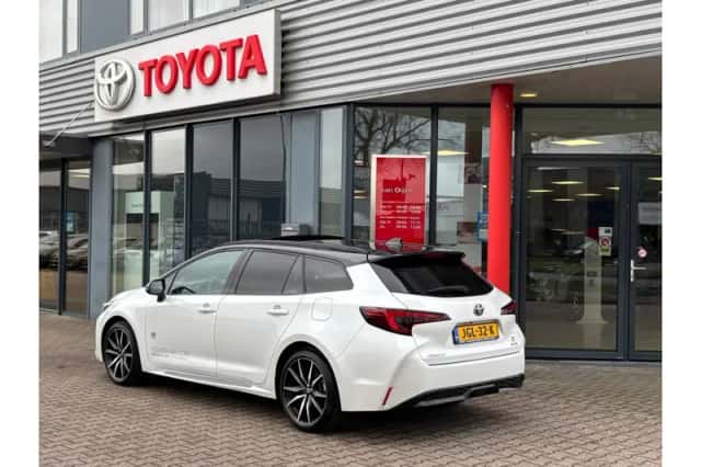 Toyota Corolla (2025) thumbnail 2