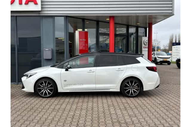 Toyota Corolla (2025) thumbnail 3