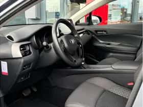 Toyota C-HR (2021) thumbnail 11