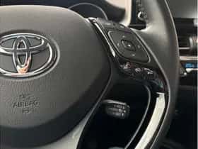 Toyota C-HR (2021) thumbnail 13