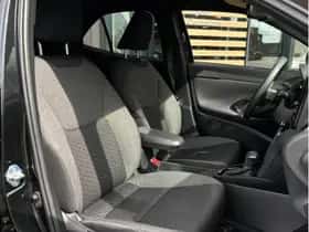 Toyota Yaris Cross (2024) thumbnail 9