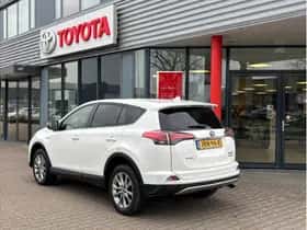 Toyota RAV4 (2017) thumbnail 2