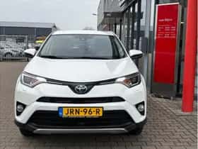 Toyota RAV4 (2017) thumbnail 6