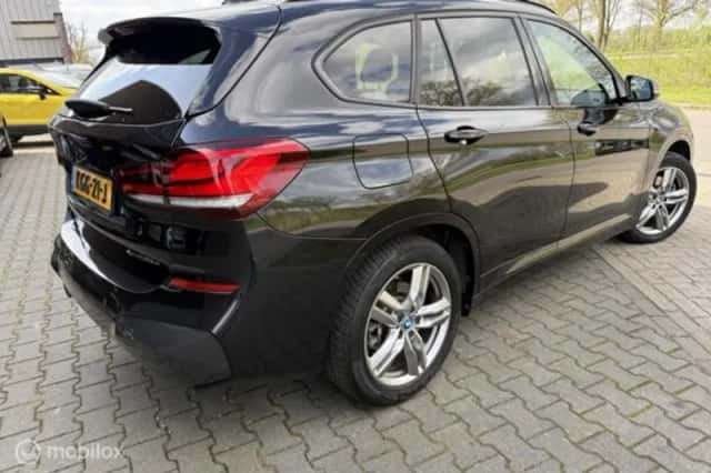 BMW X1 (2022) thumbnail 2