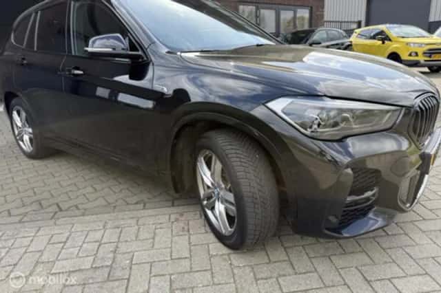 BMW X1 (2022) thumbnail 4