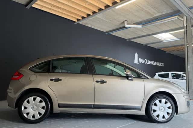 Citroën C4 (2009) thumbnail 6