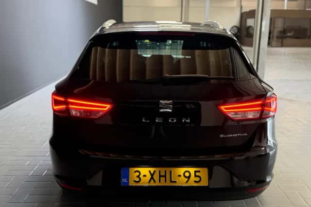 SEAT Leon (2014) thumbnail 3