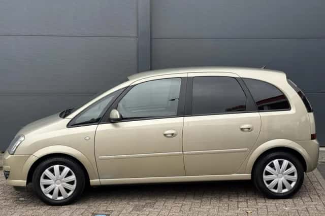 Opel Meriva (2009) thumbnail 4