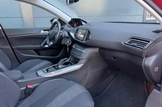 Peugeot 308 (2020) thumbnail 2