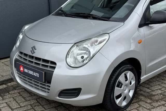 Suzuki Alto (2012) thumbnail 5