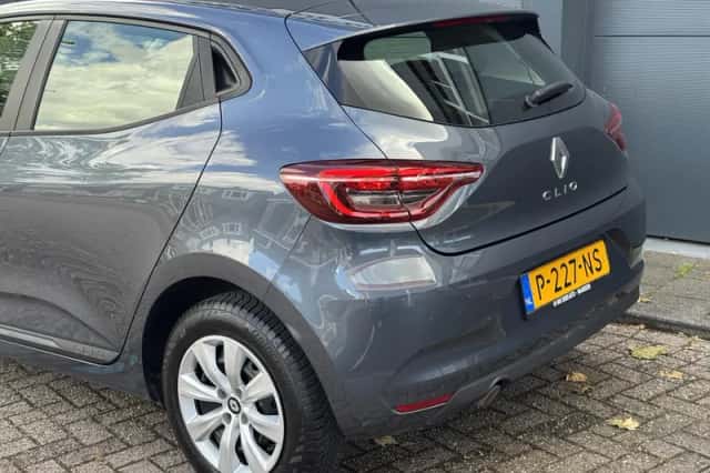 Renault Clio (2022) thumbnail 5