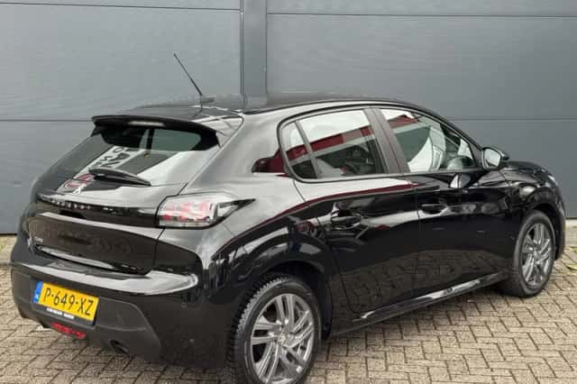 Peugeot 208 (2022) thumbnail 3