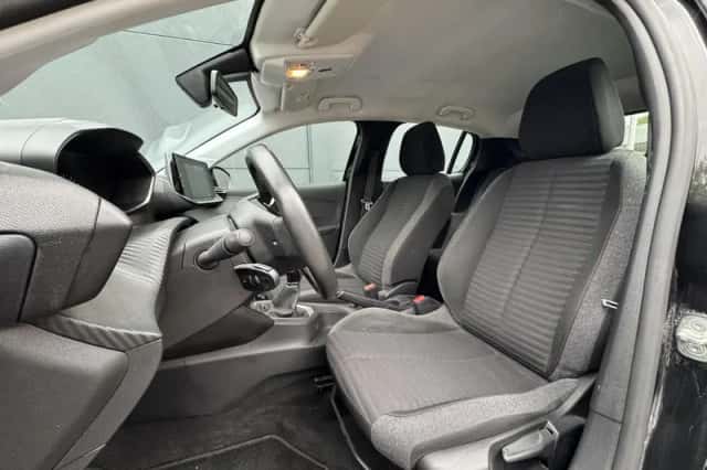 Peugeot 208 (2022) thumbnail 6