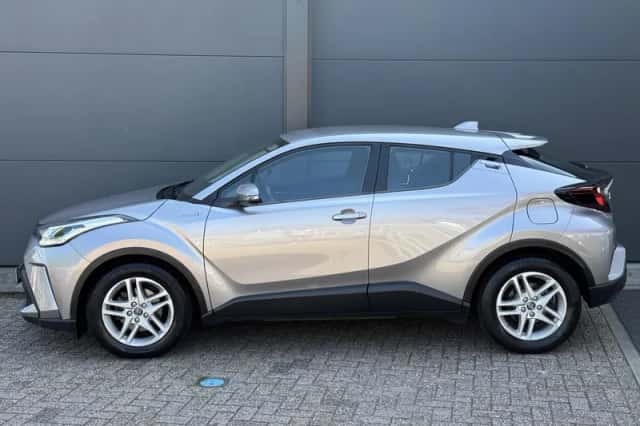 Toyota C-HR (2020) thumbnail 5