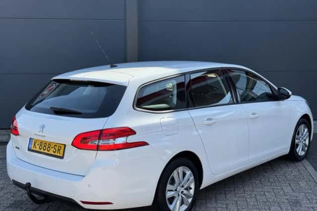 Peugeot 308 (2021) thumbnail 2