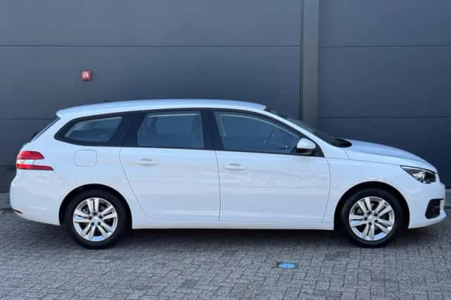 Peugeot 308 (2021) thumbnail 6