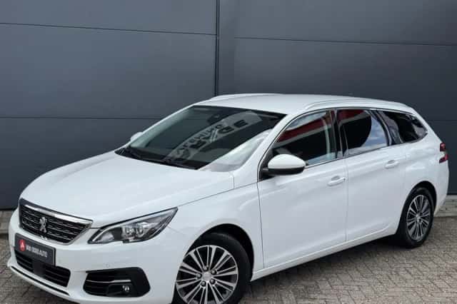Peugeot 308 (2021) thumbnail 1