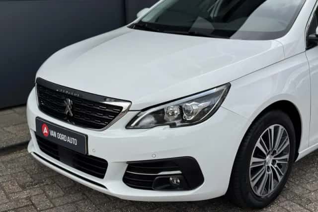 Peugeot 308 (2021) thumbnail 6