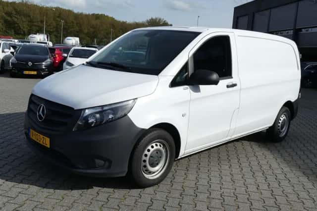Mercedes-Benz Vito (2019) thumbnail 2