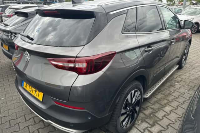 Opel Grandland X (2021) thumbnail 2