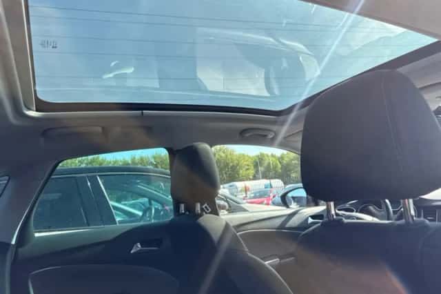 Opel Crossland X (2018) thumbnail 4
