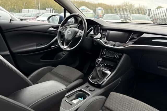 Opel Astra (2019) thumbnail 3