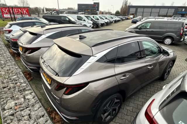 Hyundai Tucson (2022) thumbnail 2