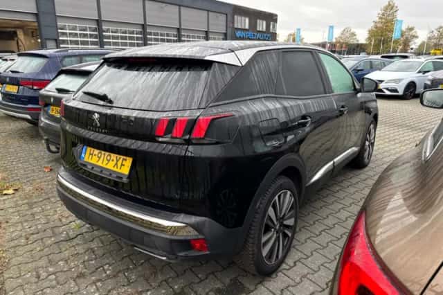 Peugeot 3008 (2020) thumbnail 2