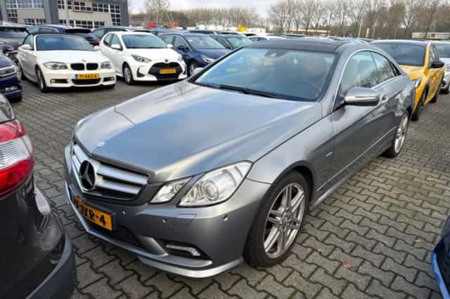 Mercedes-Benz E-Klasse (2009) thumbnail 1